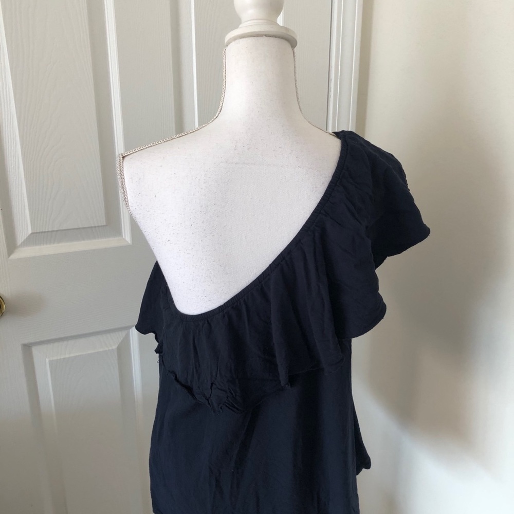 π 2/$12 Abercrombie & Fitch Top - Picture 5 of 5